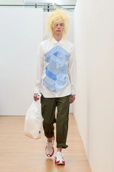 Look 9
